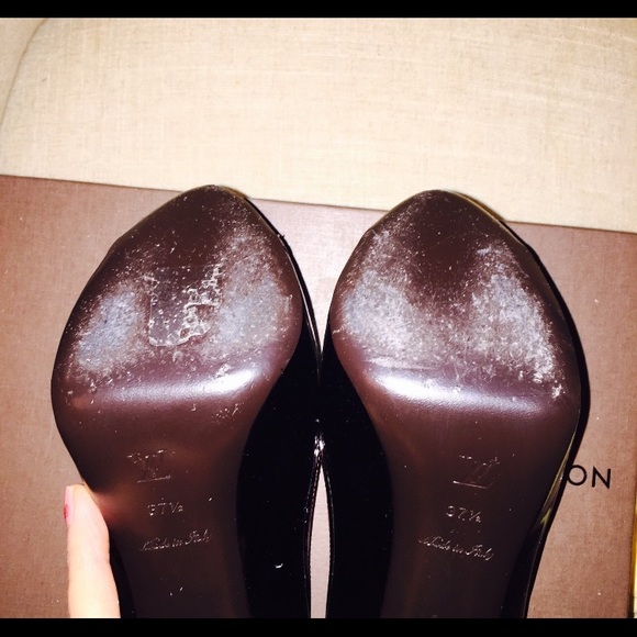 Louis Vuitton Monogram Vernis Tamara Heels - Picture 8 of 8